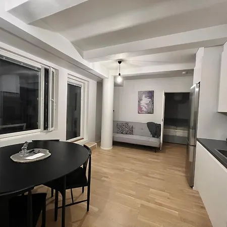 Apartment Modern With Private Terrace
